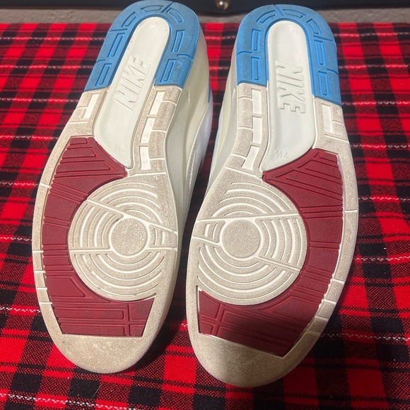 Jordan 2 low Unc to Chicago sneaker - Picture 5 of 5